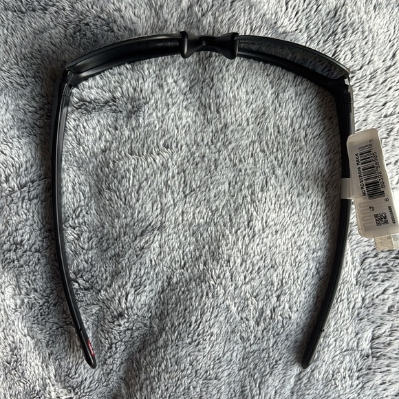 Oakley Thinlink 63mm Polarized Sunglasses in Matte Black/Black Iridium NWT - Picture 7 of 7